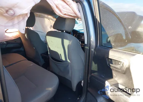 2018 Toyota Tacoma Sr z USA, uszkodzony, nr VIN 5TFAX5GN0JX118279